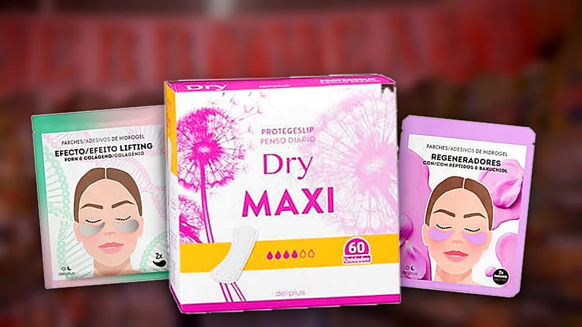 Parches de ojo Deliplus con PDRN sobre estante de baño con espejo, iluminación natural difusa