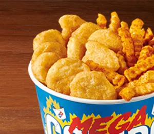 Cubo de Nuggets y Patatas Estilo Cajún — Domino's Pizza