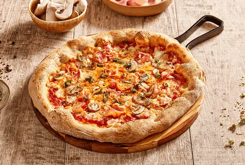 PROSCIUTTO E FUNGHI — Ginos