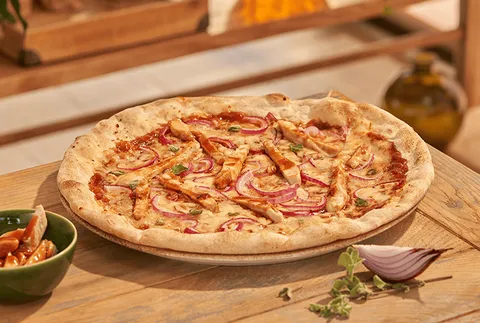 PIZZA POLLO BARBECUE — Ginos