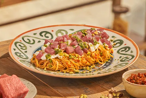 LINGUINE AL PESTO ROSSO CON TARTARE DI TONNO — Ginos