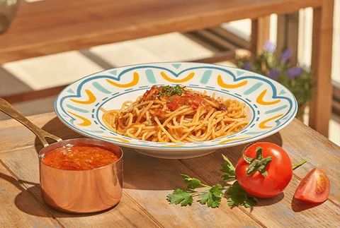 SPAGHETTI ALLA BOLOGNESE — Ginos