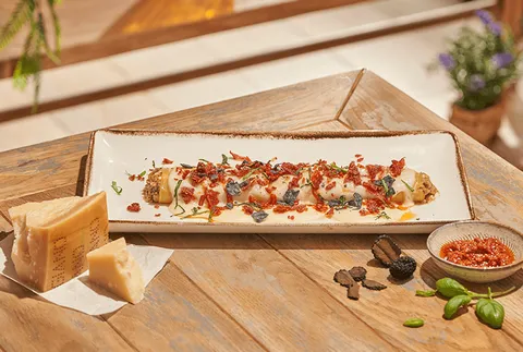 GRAN CANNELLONE DI POLLO TARTUFATO — Ginos