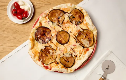 Pizza Melanzana — La Tagliatella