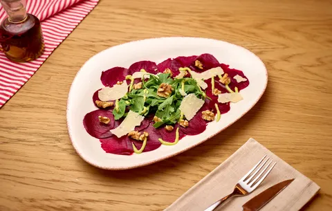 Carpaccio de remolacha — La Tagliatella