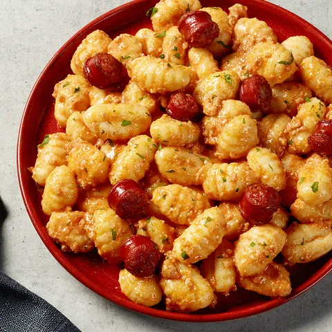Gnocchi con salsiccia di napoli — Muerde la Pasta