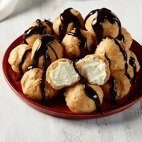 Profiteroles de crema — Muerde la Pasta