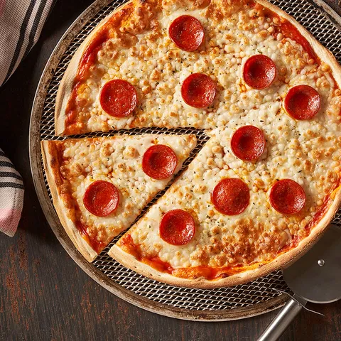 Pizza al salamino — Muerde la Pasta