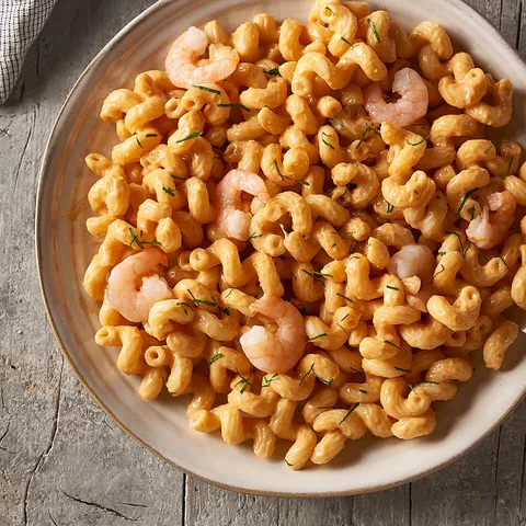 Riccioli con salsa di gamberetti — Muerde la Pasta