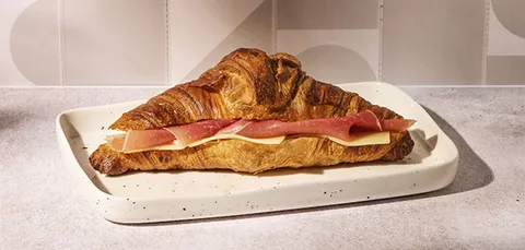 Croissant serrano queso — Pans & Company