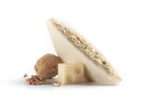 Sándwich Frío Queso con Nuez — Rodilla