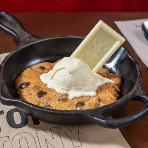 COOKIE HECHA CON MILKYBAR® — Tony Roma's