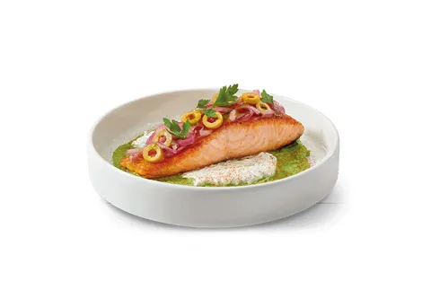 Salmón sobre crema de queso y hummus — VIPS