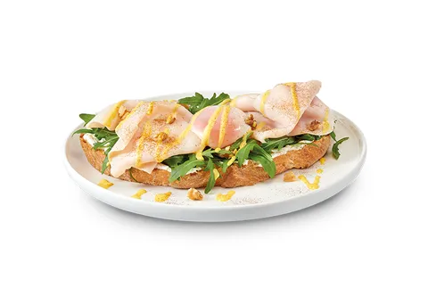 Tostada de pavo y huevo poché — VIPS