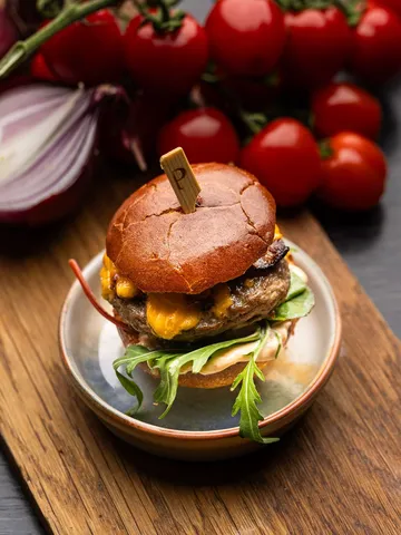 Bacon & cheese burger — Pincho Nation