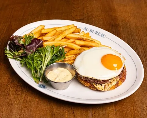 steak à cheval au bureau — Au Bureau