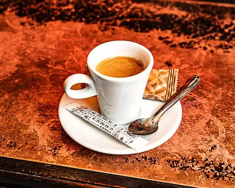 Café allongé — Au Bureau