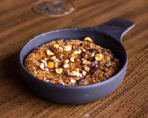 The Hot Cookie — Au Bureau