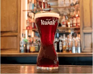 Kwak Rouge (8°) — Au Bureau