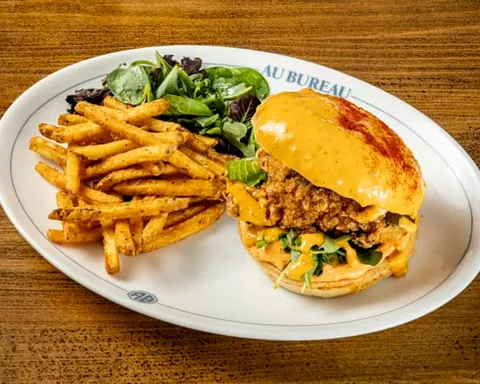 Very spicy burger (version poulet) — Au Bureau