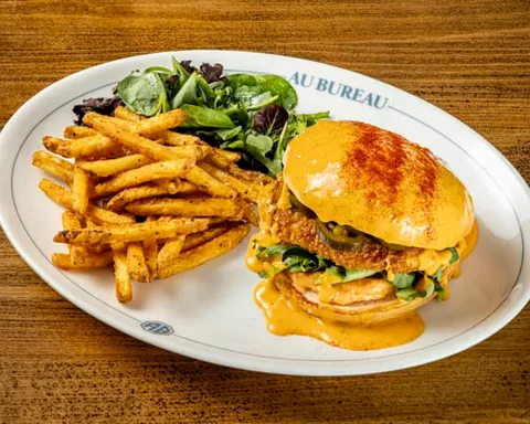 Very spicy burger veggie — Au Bureau