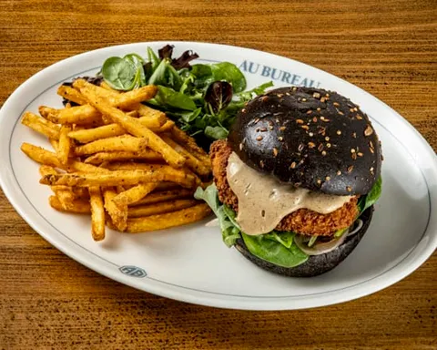 Black pepper burger veggie — Au Bureau