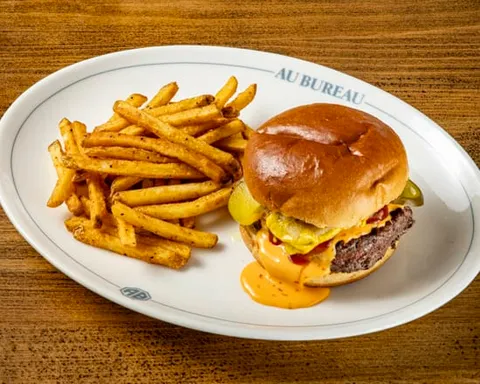 Cheeseburger — Au Bureau