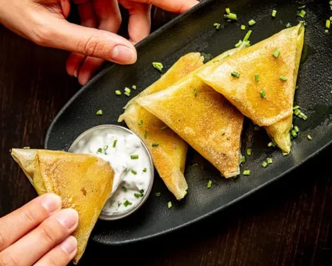 Chicken samoussas — Au Bureau