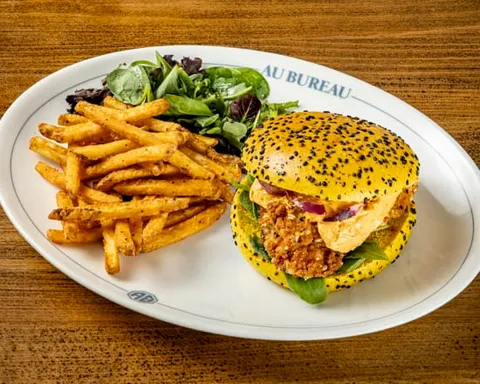 Chicken tandoori burger — Au Bureau