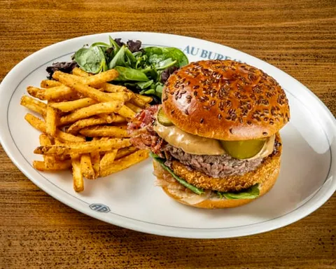 Smoky burger — Au Bureau