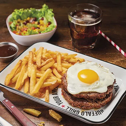 Steak haché de bœuf Œuf à cheval — Buffalo Grill