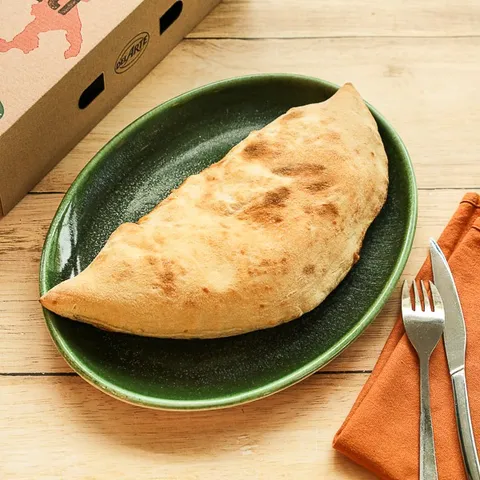 Calzone Regina — Del Arte