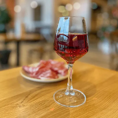 Kir, crème de cassis — Del Arte