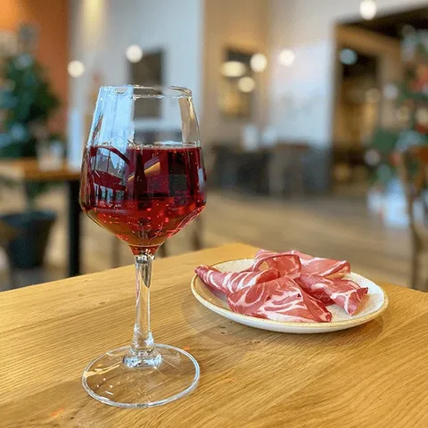 Kir, crème de mûres — Del Arte
