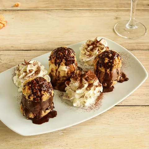 Profiteroles gourmandes — Del Arte