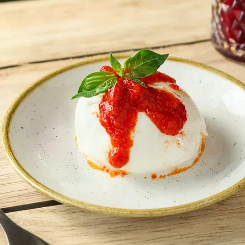 Burrata tapenade de poivron — Del Arte