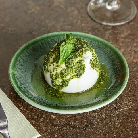 Assiette de burrata et pesto vert — Del Arte