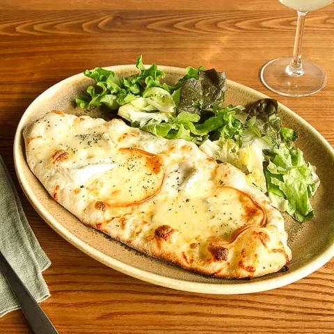 Pizzetta 4 Formaggi — Del Arte