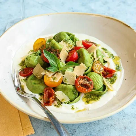 Tortelloni ricotta e spinaci — Del Arte