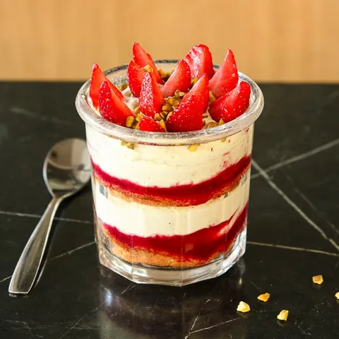 Tiramisù fragola e pistacchio — Del Arte