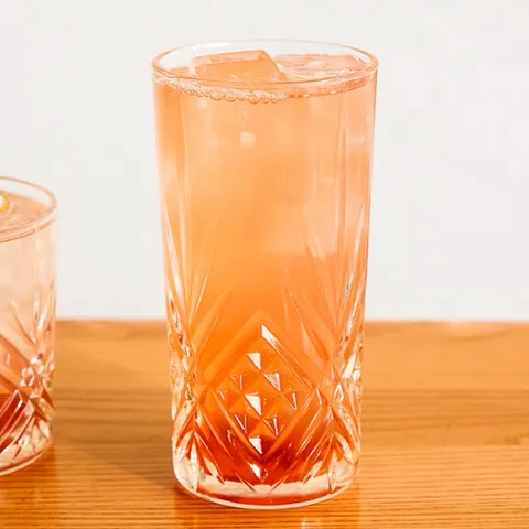Thé glacé pêche hibiscus — Del Arte