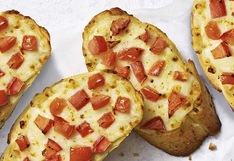 4 Pains à l’ail Mozzarella et Tomates Fraîches — Pizza Hut