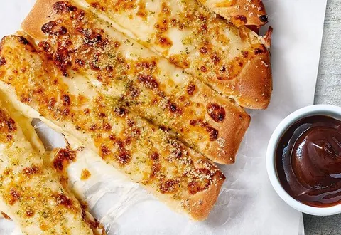 Breadsticks Extra Mozzarella — Pizza Hut