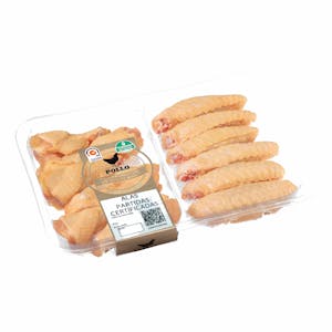 Alas partidas de pollo certificado alimentado con un 50% de maíz