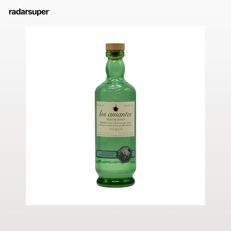 LOS AMANTES Mezcal joven de triple destilación hecho en Mexico botella 70 cl.