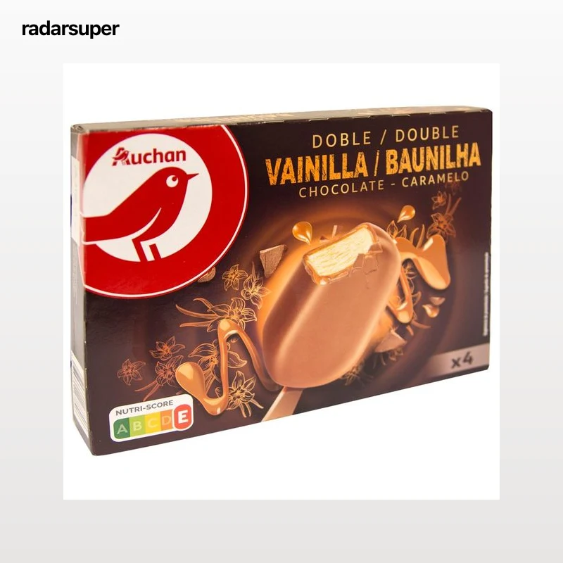 AUCHAN Bombon de helado de vainilla con salsa de caramelo, recubierto de chocolate con leche doble 4 x 100 ml. Producto Alcampo