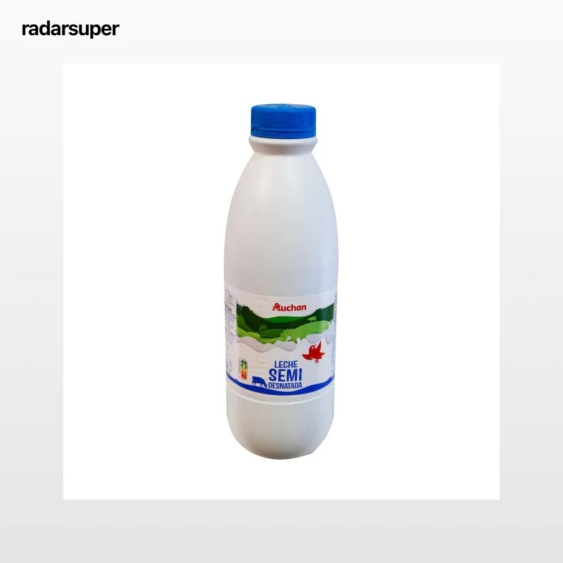 AUCHAN Leche de vaca semidesnatada 1,5 l Producto Alcampo.