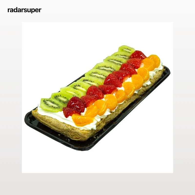 Banda hojaldrada de crema con frutas de temporada 500 g.