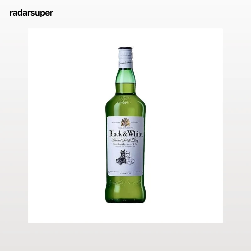 BLACK & WHITE Whisky blended destilado, mezclado y embotellado en Escocia botella 70 cl.