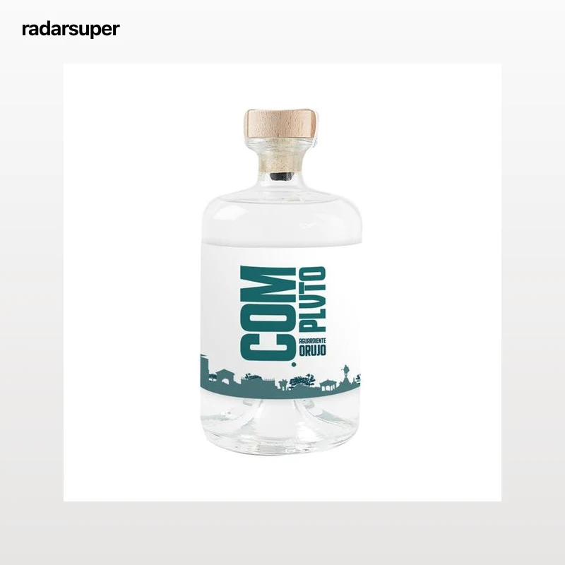 COMPLVTO Aguardiente de orujo gallego, elaborado y embotellado en la Comunidad de Madrid COMPLVTO botella de 70 cl.